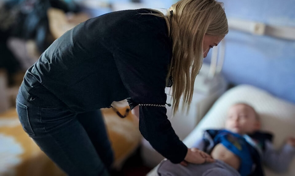 Kelowna doctor shares stories from volunteering in Ukraine